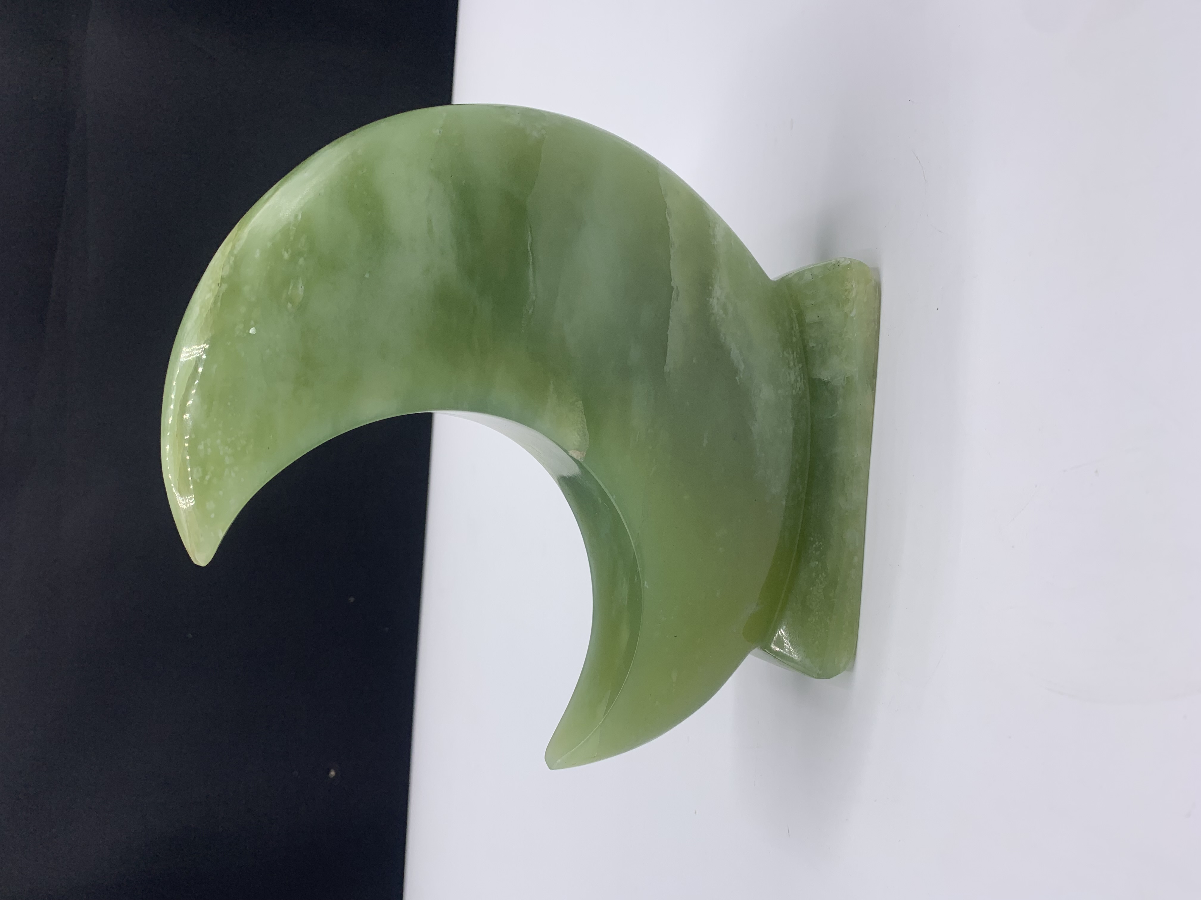 Natural jade self standable moon