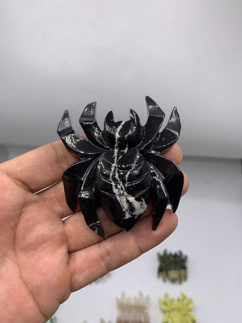 Outstanding Quality Crystal Spiders thumbnail 2